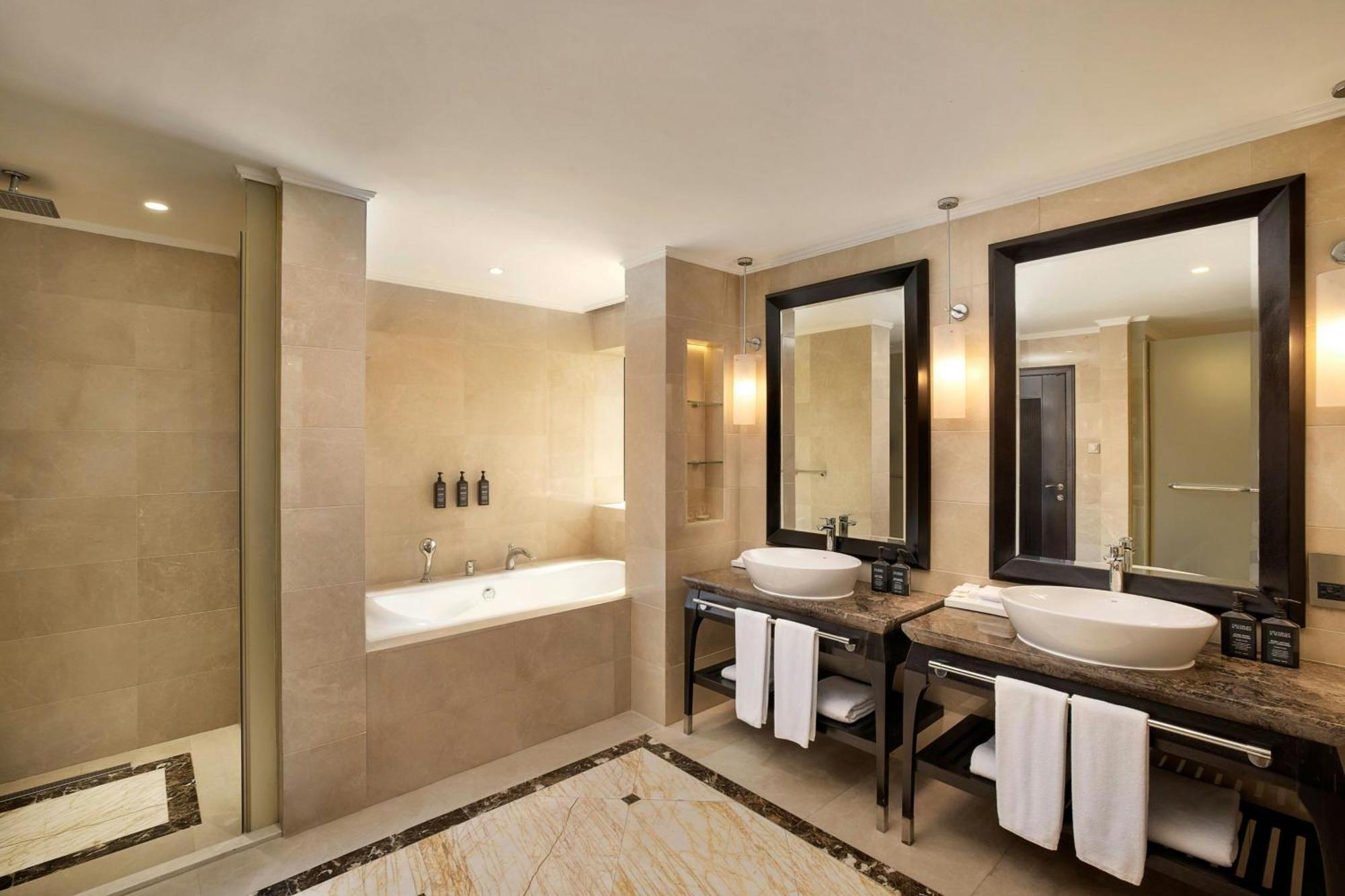 Sheraton And Курортный комплекс